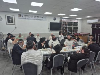 התוועדות גדולה בבית חב"ד בת ים בט"ו באב